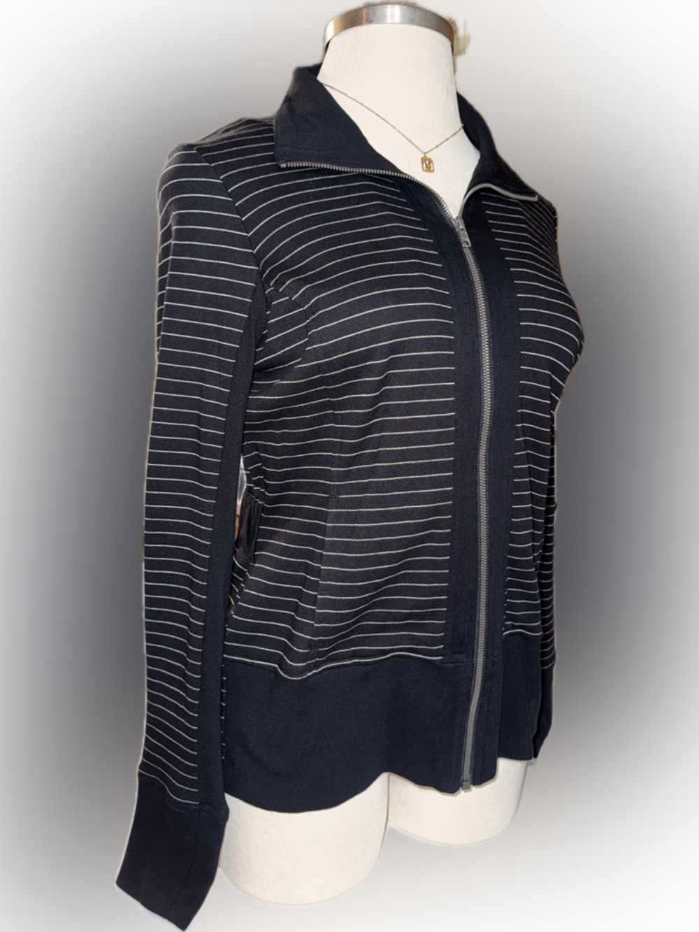 CAbi Chelsea Chic Fall 2017 Chalk Stripe Sprint Jacket in Black and White - Picture 2 of 12